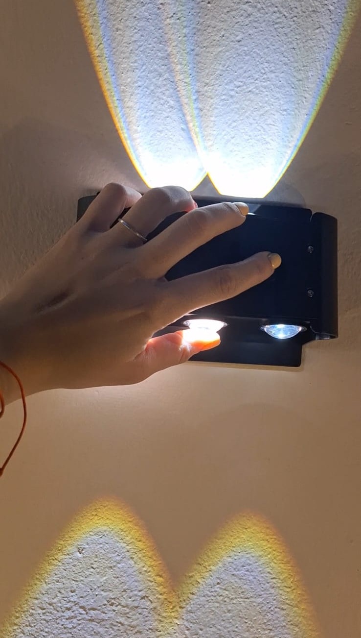 Aplique Bidireccional Solar 2w Led 3 Tonos en 1